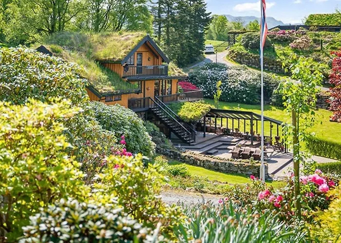 Nyaraló With Rhododendron Garden Near *